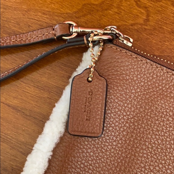 Coach wristlet - Picture 5 of 8